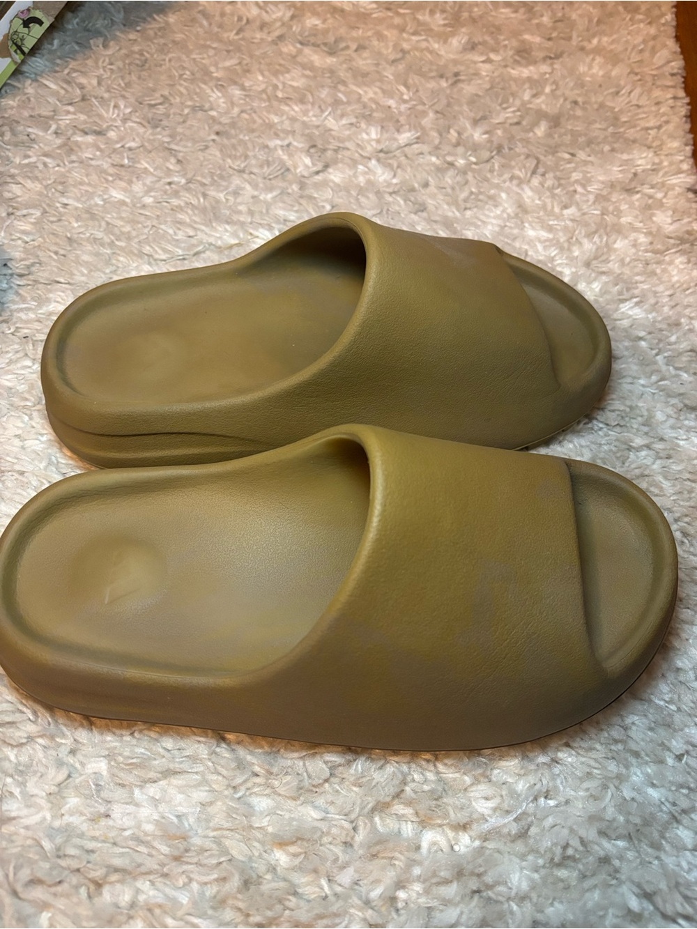 Yeezy Slides in the color Ochre - Picture 3 of 6